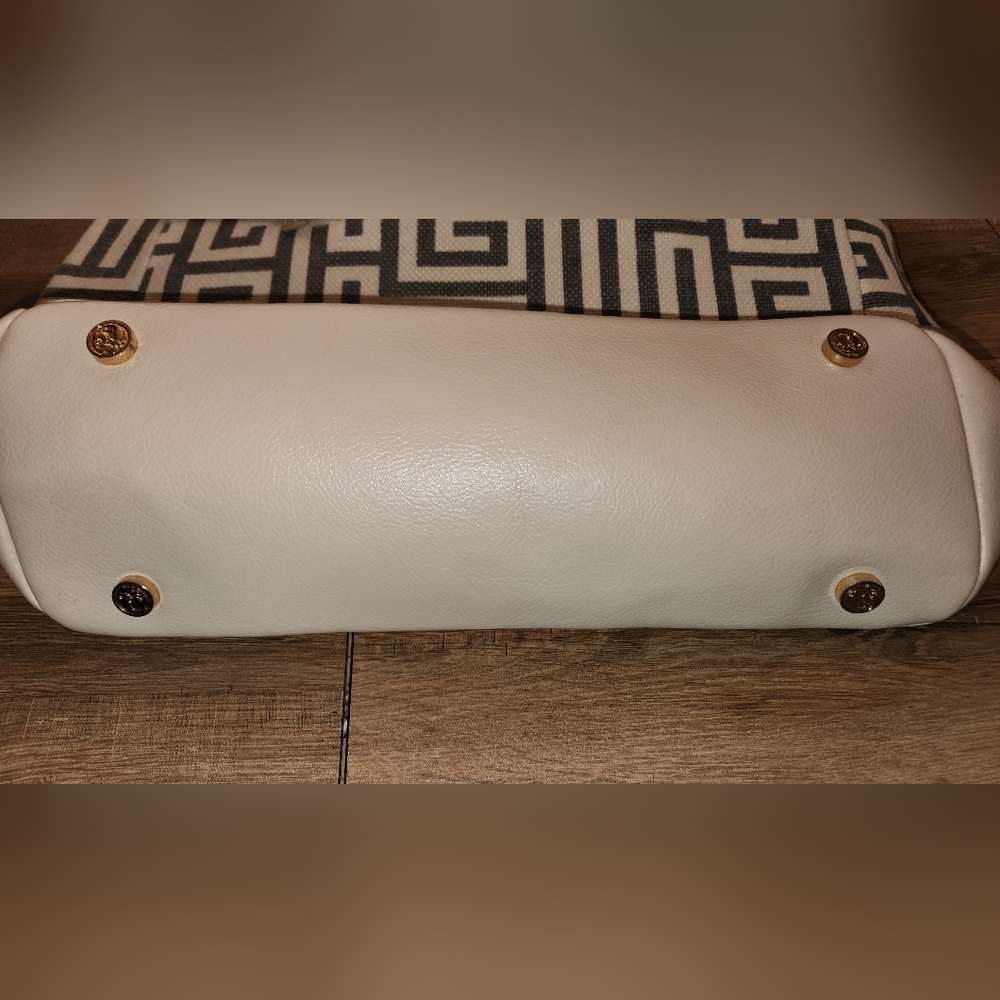Purse - Picture 2 of 7